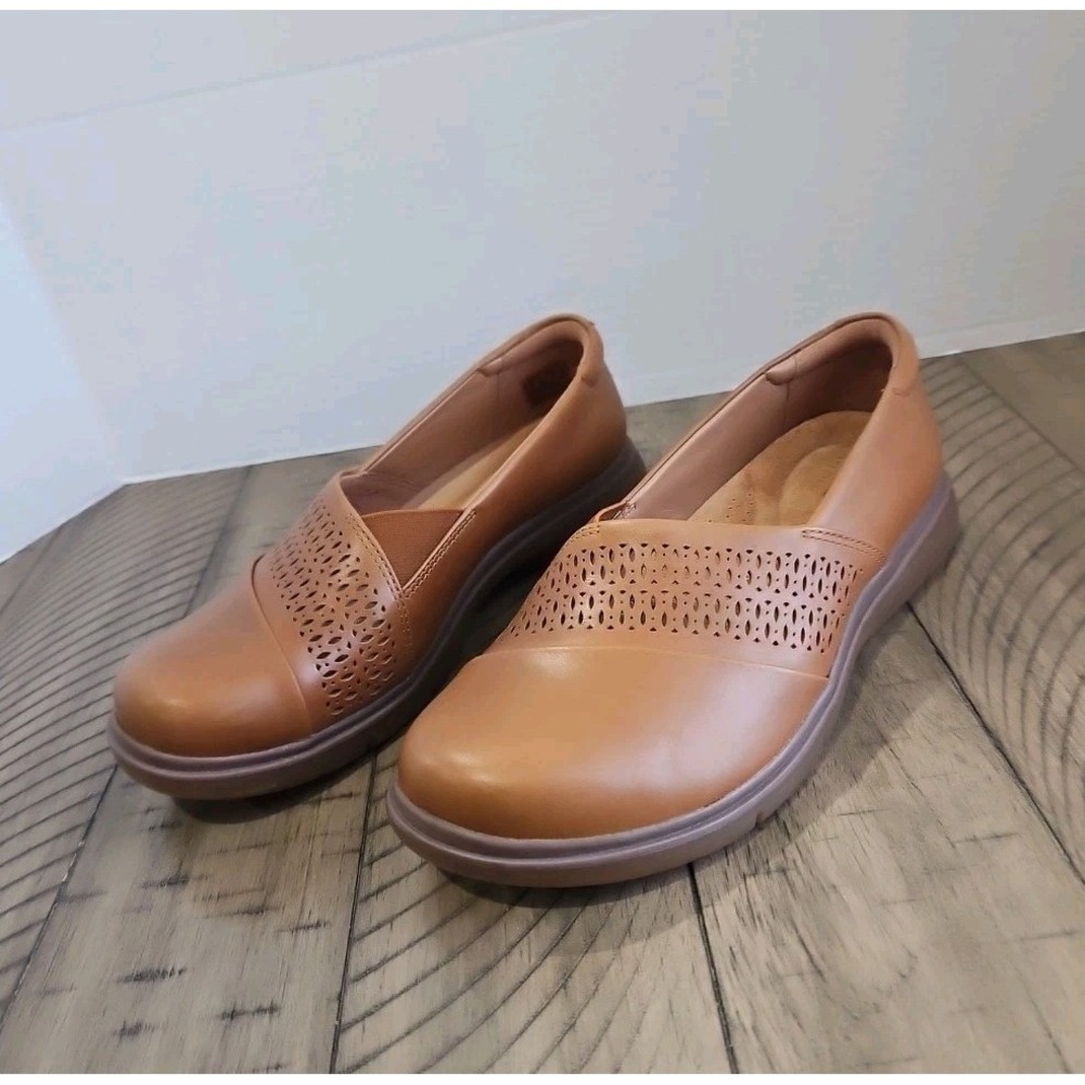 Clarks Shoes Certina Edge Women 8.5 W Tan Leather Slip On Comfort Neutral Loafer